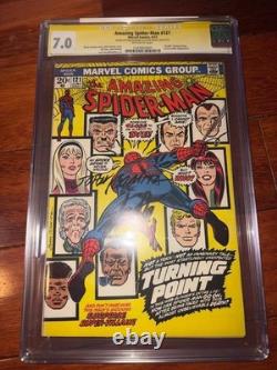 AMAZING SPIDER-MAN 121 CGC 7.0 Death Gwen Stacy Signed by Stan Lee & John Romita