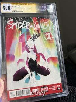 SPIDER-GWEN #1 CGC SS 9.8 STAN LEE SIGNED on 1st Day Of Release