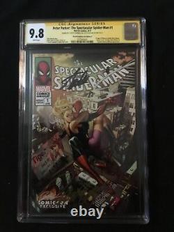 Spectacular Spider-Man 1 CGC 9.8 SS Signed Stan Lee J Scott Campbell Roadshow D