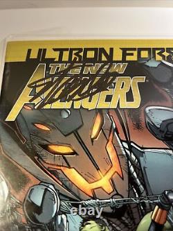 The New Avengers 1 signed STAN LEE Marvel Variant Edition Ultron Forever